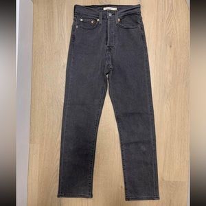 Levis wedgie straight, size 25